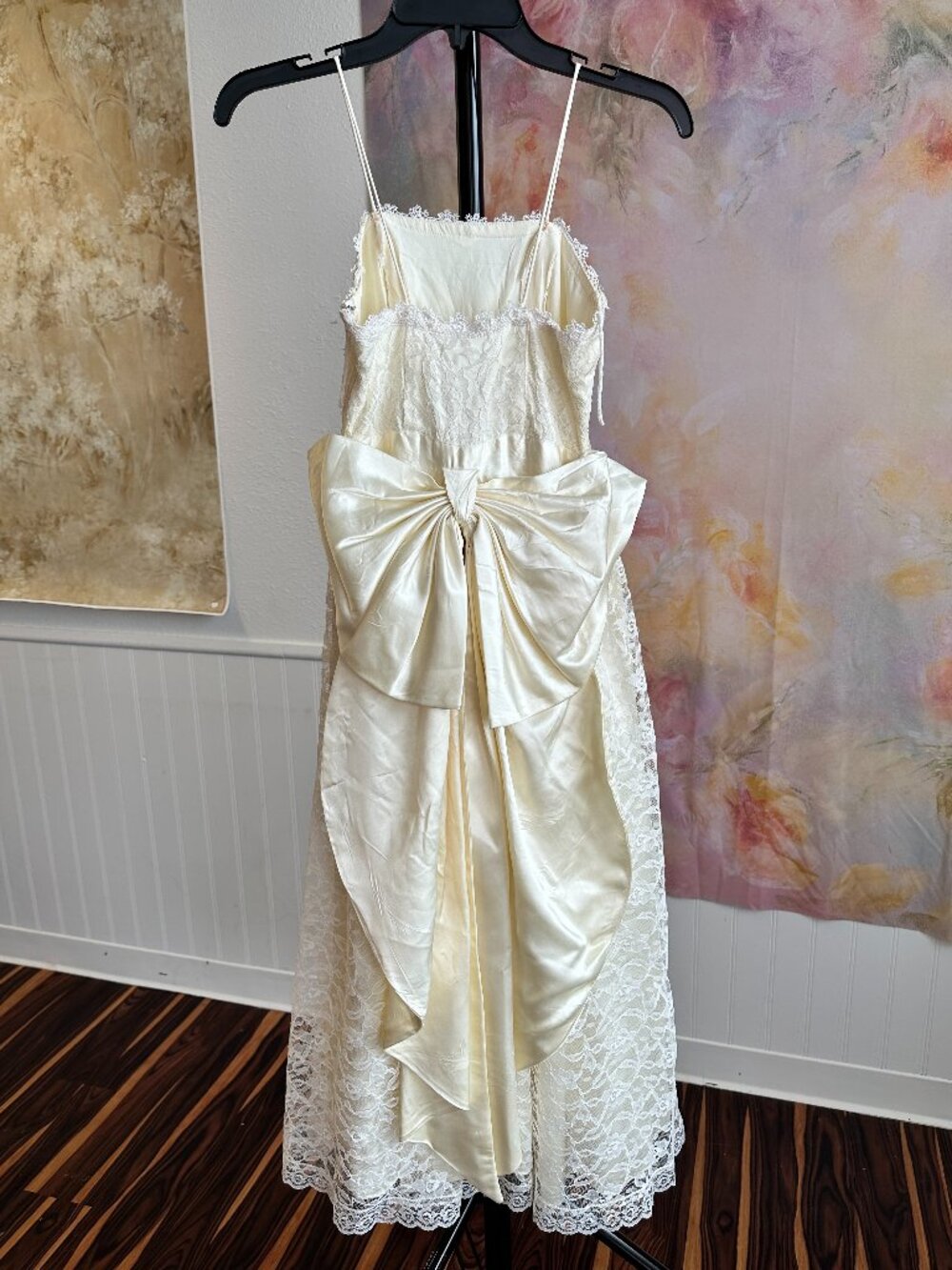 Vintage Cream 60s Lace Party Dress with Bow Back Detail Coquette Girl